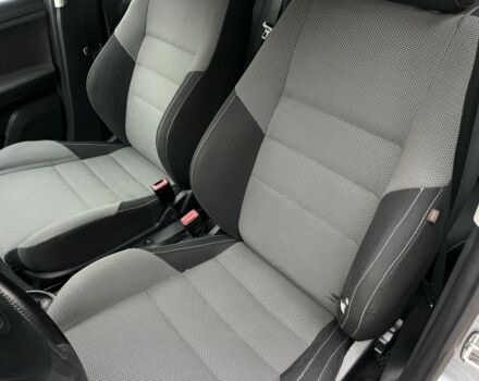 Серый Шкода Фабия, объемом двигателя 1.6 л и пробегом 211 тыс. км за 6800 $, фото 12 на Automoto.ua