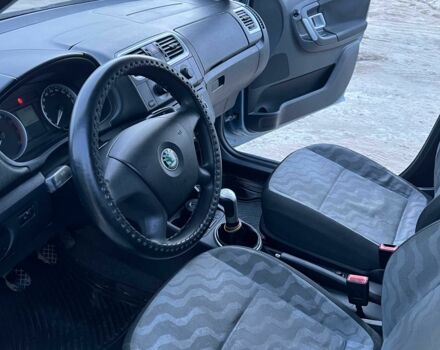 Серый Шкода Фабия, объемом двигателя 1.4 л и пробегом 201 тыс. км за 4500 $, фото 10 на Automoto.ua