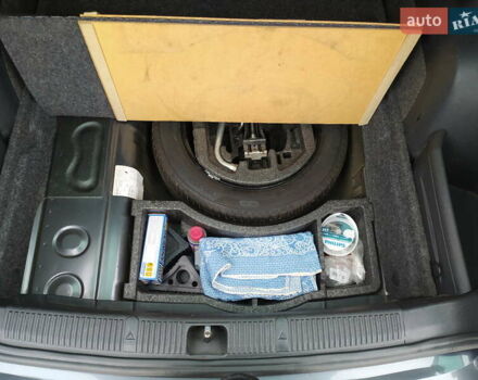 Серый Шкода Фабия, объемом двигателя 1.39 л и пробегом 232 тыс. км за 6500 $, фото 30 на Automoto.ua