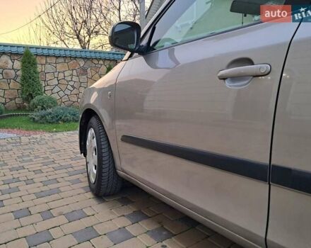 Серый Шкода Фабия, объемом двигателя 1.6 л и пробегом 188 тыс. км за 5450 $, фото 46 на Automoto.ua