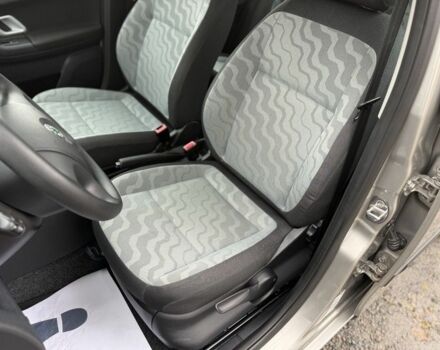 Серый Шкода Фабия, объемом двигателя 1.6 л и пробегом 112 тыс. км за 7300 $, фото 5 на Automoto.ua