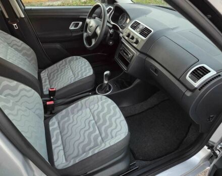 Серый Шкода Фабия, объемом двигателя 1.4 л и пробегом 172 тыс. км за 6550 $, фото 13 на Automoto.ua