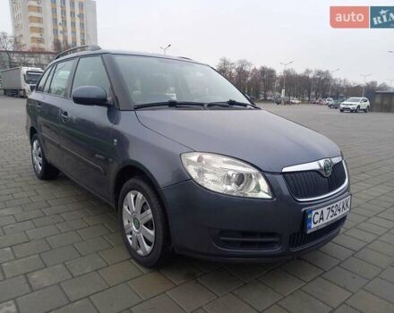 Серый Шкода Фабия, объемом двигателя 1.4 л и пробегом 239 тыс. км за 4950 $, фото 2 на Automoto.ua