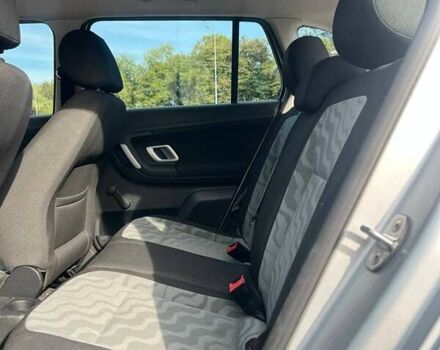 Серый Шкода Фабия, объемом двигателя 1.39 л и пробегом 204 тыс. км за 5500 $, фото 13 на Automoto.ua