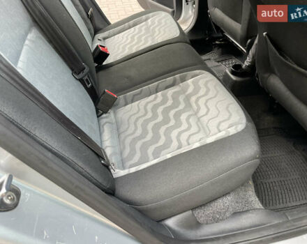 Серый Шкода Фабия, объемом двигателя 1.6 л и пробегом 223 тыс. км за 5339 $, фото 47 на Automoto.ua