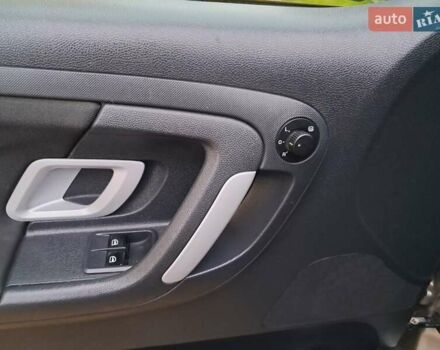 Серый Шкода Фабия, объемом двигателя 1.6 л и пробегом 188 тыс. км за 5450 $, фото 63 на Automoto.ua