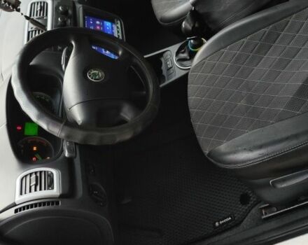 Сірий Шкода Фабія, об'ємом двигуна 1.4 л та пробігом 205 тис. км за 5350 $, фото 4 на Automoto.ua