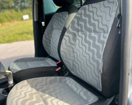 Серый Шкода Фабия, объемом двигателя 1.39 л и пробегом 204 тыс. км за 5500 $, фото 7 на Automoto.ua