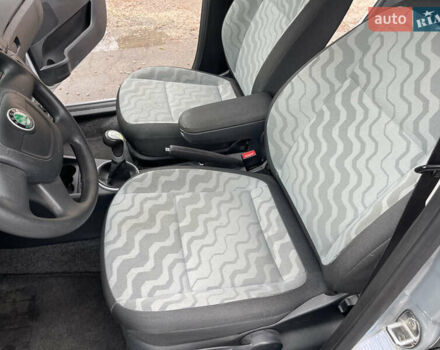 Серый Шкода Фабия, объемом двигателя 1.4 л и пробегом 196 тыс. км за 5600 $, фото 14 на Automoto.ua