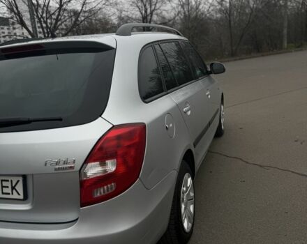 Серый Шкода Фабия, объемом двигателя 1.2 л и пробегом 218 тыс. км за 4000 $, фото 2 на Automoto.ua