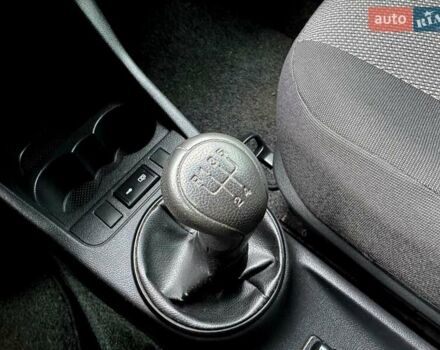 Серый Шкода Фабия, объемом двигателя 1.39 л и пробегом 150 тыс. км за 5300 $, фото 25 на Automoto.ua