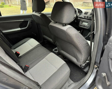 Серый Шкода Фабия, объемом двигателя 1.39 л и пробегом 240 тыс. км за 5400 $, фото 36 на Automoto.ua