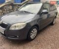Серый Шкода Фабия, объемом двигателя 1.39 л и пробегом 302 тыс. км за 4950 $, фото 1 на Automoto.ua