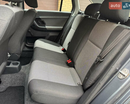 Серый Шкода Фабия, объемом двигателя 1.39 л и пробегом 240 тыс. км за 5400 $, фото 31 на Automoto.ua