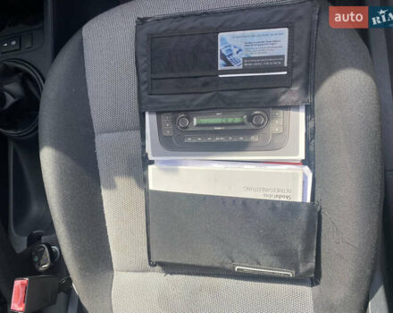 Серый Шкода Фабия, объемом двигателя 1.39 л и пробегом 189 тыс. км за 5000 $, фото 6 на Automoto.ua