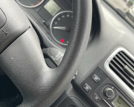 Серый Шкода Фабия, объемом двигателя 1.4 л и пробегом 196 тыс. км за 5600 $, фото 30 на Automoto.ua