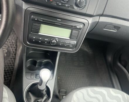 Серый Шкода Фабия, объемом двигателя 1.4 л и пробегом 219 тыс. км за 5550 $, фото 5 на Automoto.ua