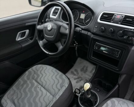 Серый Шкода Фабия, объемом двигателя 1.2 л и пробегом 218 тыс. км за 4000 $, фото 14 на Automoto.ua