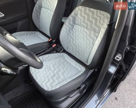 Серый Шкода Фабия, объемом двигателя 1.4 л и пробегом 174 тыс. км за 6550 $, фото 13 на Automoto.ua