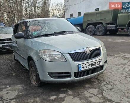 Серый Шкода Фабия, объемом двигателя 1.39 л и пробегом 200 тыс. км за 1500 $, фото 5 на Automoto.ua