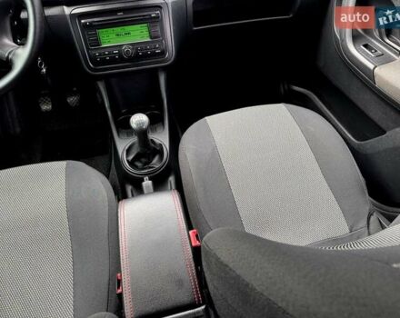 Серый Шкода Фабия, объемом двигателя 1.39 л и пробегом 150 тыс. км за 5300 $, фото 15 на Automoto.ua