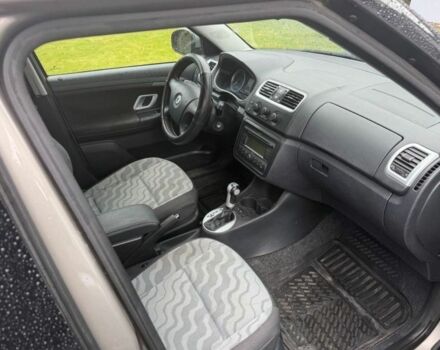 Сірий Шкода Фабія, об'ємом двигуна 1.6 л та пробігом 215 тис. км за 6999 $, фото 8 на Automoto.ua