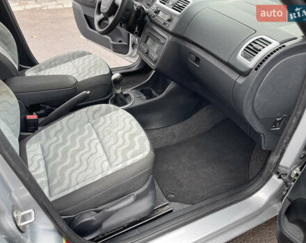 Серый Шкода Фабия, объемом двигателя 1.4 л и пробегом 196 тыс. км за 5600 $, фото 19 на Automoto.ua