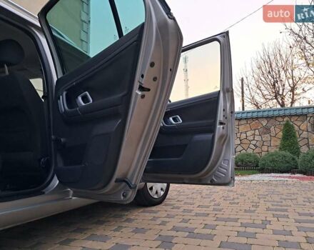 Серый Шкода Фабия, объемом двигателя 1.6 л и пробегом 188 тыс. км за 5450 $, фото 41 на Automoto.ua