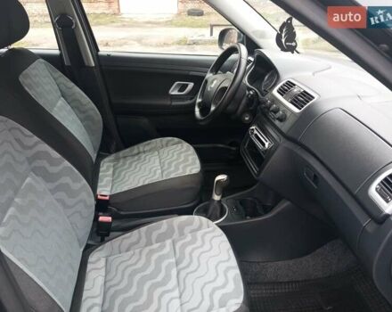 Серый Шкода Фабия, объемом двигателя 1.4 л и пробегом 174 тыс. км за 5500 $, фото 23 на Automoto.ua