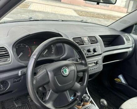 Сірий Шкода Фабія, об'ємом двигуна 1.4 л та пробігом 180 тис. км за 5300 $, фото 5 на Automoto.ua