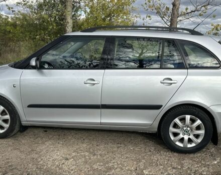 Серый Шкода Фабия, объемом двигателя 1.4 л и пробегом 240 тыс. км за 4800 $, фото 4 на Automoto.ua