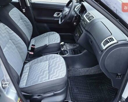 Серый Шкода Фабия, объемом двигателя 1.4 л и пробегом 211 тыс. км за 5450 $, фото 25 на Automoto.ua