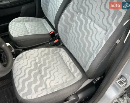 Сірий Шкода Фабія, об'ємом двигуна 1.6 л та пробігом 222 тис. км за 5888 $, фото 29 на Automoto.ua