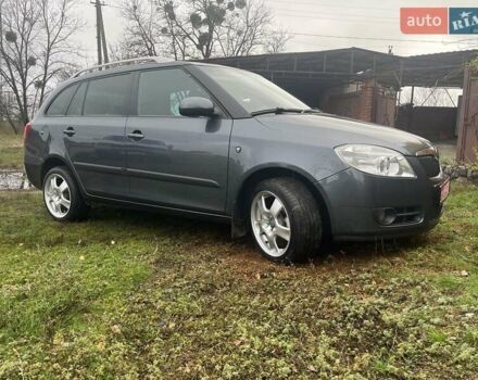 Серый Шкода Фабия, объемом двигателя 1.6 л и пробегом 187 тыс. км за 6570 $, фото 2 на Automoto.ua
