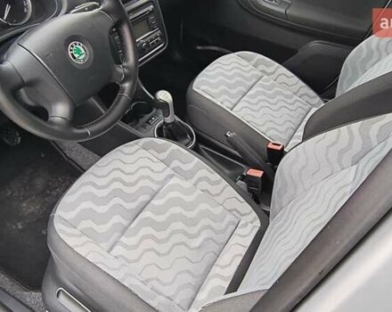 Серый Шкода Фабия, объемом двигателя 1.6 л и пробегом 189 тыс. км за 6100 $, фото 33 на Automoto.ua