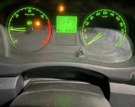 Сірий Шкода Фабія, об'ємом двигуна 1.4 л та пробігом 180 тис. км за 5300 $, фото 6 на Automoto.ua