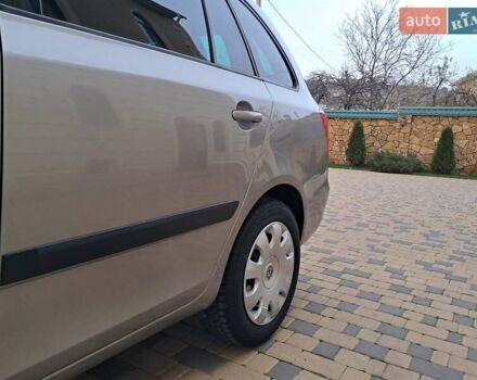 Серый Шкода Фабия, объемом двигателя 1.6 л и пробегом 188 тыс. км за 5450 $, фото 45 на Automoto.ua