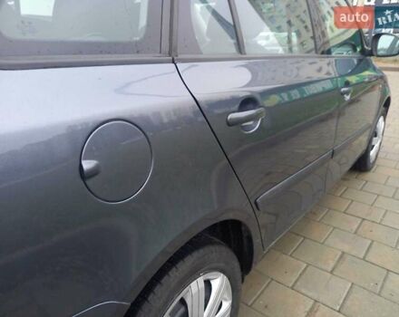 Серый Шкода Фабия, объемом двигателя 1.4 л и пробегом 239 тыс. км за 4950 $, фото 6 на Automoto.ua