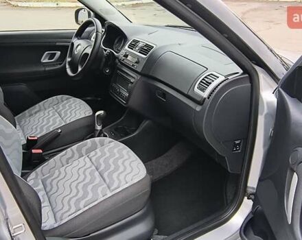 Серый Шкода Фабия, объемом двигателя 1.6 л и пробегом 189 тыс. км за 6100 $, фото 47 на Automoto.ua