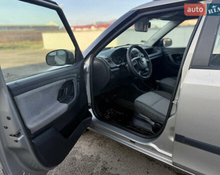 Серый Шкода Фабия, объемом двигателя 1.2 л и пробегом 237 тыс. км за 4100 $, фото 11 на Automoto.ua