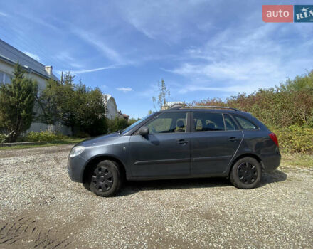 Серый Шкода Фабия, объемом двигателя 1.39 л и пробегом 189 тыс. км за 5000 $, фото 1 на Automoto.ua