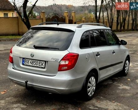 Серый Шкода Фабия, объемом двигателя 1.39 л и пробегом 150 тыс. км за 5300 $, фото 3 на Automoto.ua