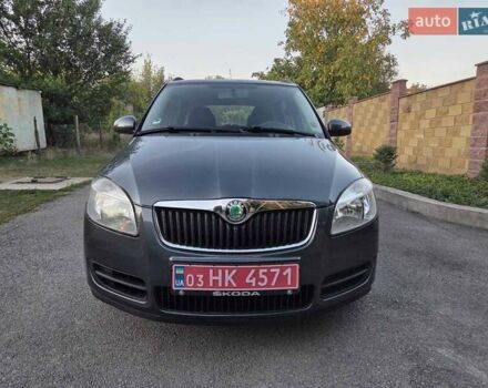 Серый Шкода Фабия, объемом двигателя 1.4 л и пробегом 174 тыс. км за 6550 $, фото 2 на Automoto.ua