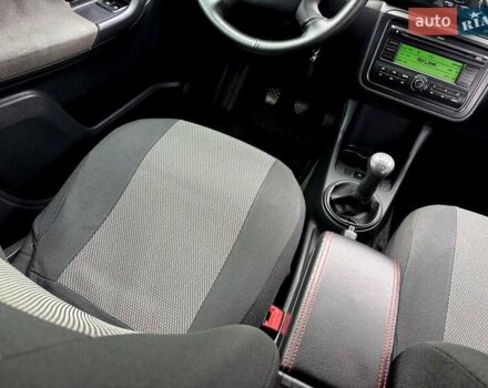 Серый Шкода Фабия, объемом двигателя 1.39 л и пробегом 150 тыс. км за 5300 $, фото 16 на Automoto.ua