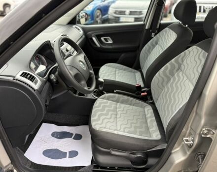 Серый Шкода Фабия, объемом двигателя 1.6 л и пробегом 112 тыс. км за 7300 $, фото 7 на Automoto.ua