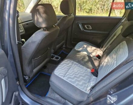 Сірий Шкода Фабія, об'ємом двигуна 1.2 л та пробігом 180 тис. км за 5400 $, фото 2 на Automoto.ua