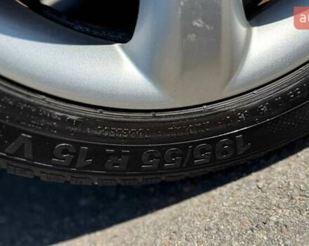 Серый Шкода Фабия, объемом двигателя 1.39 л и пробегом 224 тыс. км за 6000 $, фото 7 на Automoto.ua