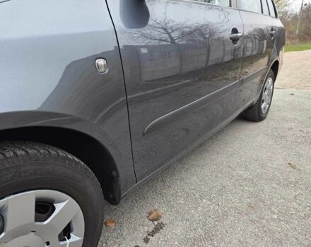 Серый Шкода Фабия, объемом двигателя 1.4 л и пробегом 174 тыс. км за 6550 $, фото 3 на Automoto.ua