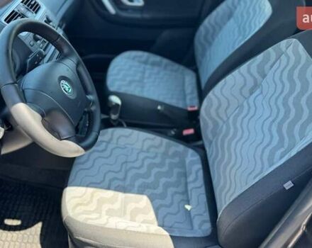 Серый Шкода Фабия, объемом двигателя 1.39 л и пробегом 224 тыс. км за 6000 $, фото 22 на Automoto.ua