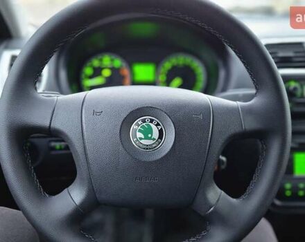 Серый Шкода Фабия, объемом двигателя 1.4 л и пробегом 211 тыс. км за 5450 $, фото 56 на Automoto.ua